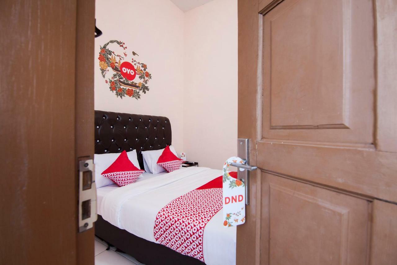 Oyo 885 Tangkul Residence Medan Eksteriør bilde